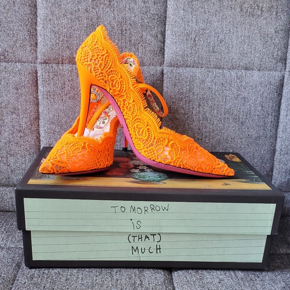 Gucci Virginia Neon Orange Lace Mary Jane Pointed Toe Pumps Size 37 1/2 - Picture 3 of 16